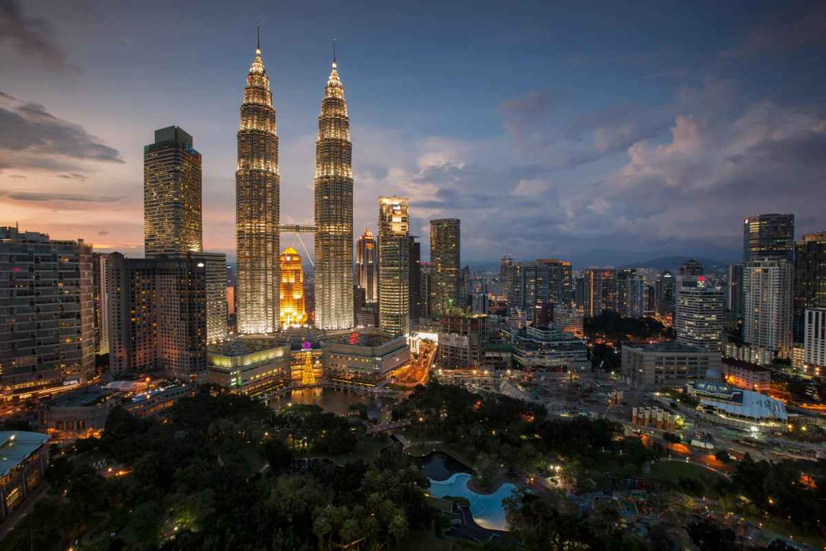 Kuala Lumpur Malaysia tour and travel travel packages by Buzzintrips